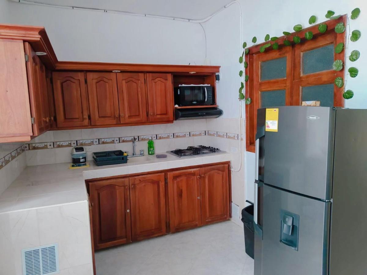 Habitacion Privada En Jardin Cerca Al Parque Hotel Luaran gambar