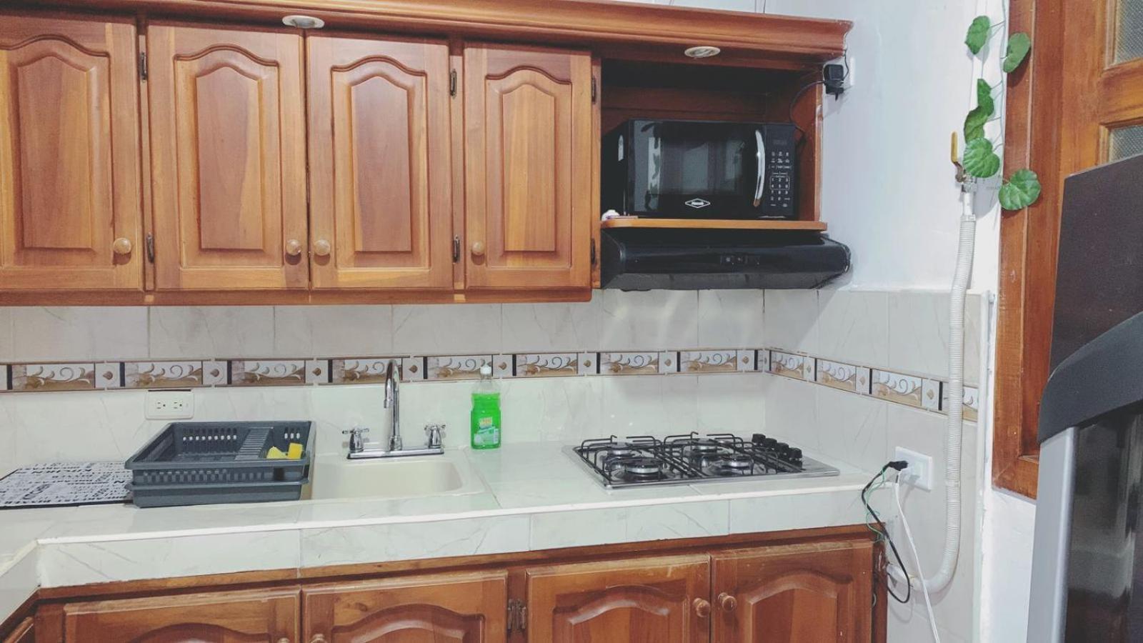 Habitacion Privada En Jardin Cerca Al Parque Hotel Luaran gambar